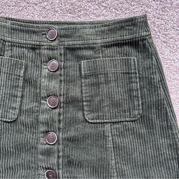 Zara TRF Dark Green Corduroy Button Front Mini Skirt w/ Patch Pockets XS - Picture 2 of 7
